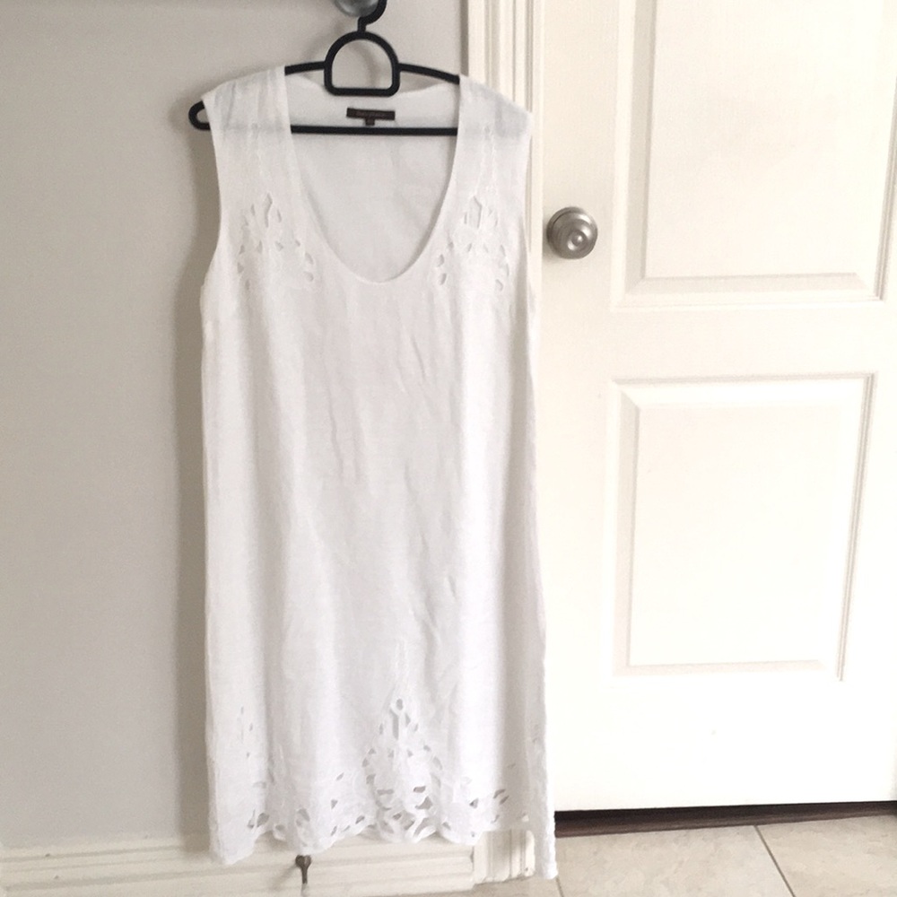 Linen dress with embroidery